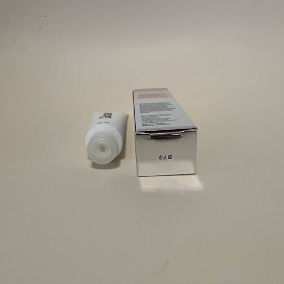 Glossier Milky Jelly Cleanser - Picture 3 of 3